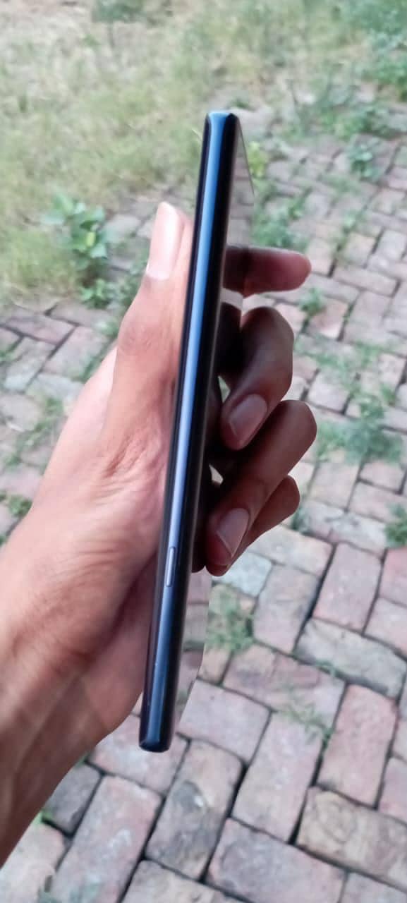 Samsung  Note 9 3