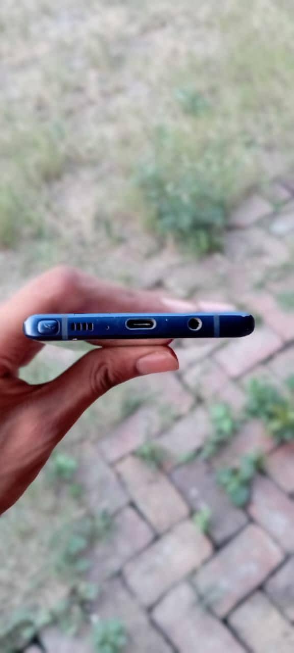Samsung  Note 9 5