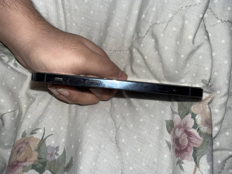 iPhone 12 pro 4