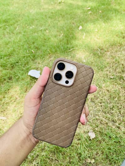 Apple iPhone 16 Pro