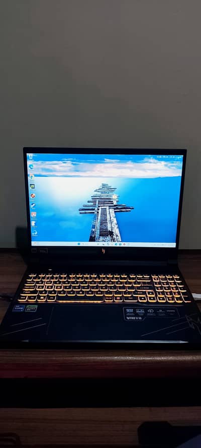 Acer Nitro v 16 for sale 32 gb ddr5 ram 1 tb ssd nvme