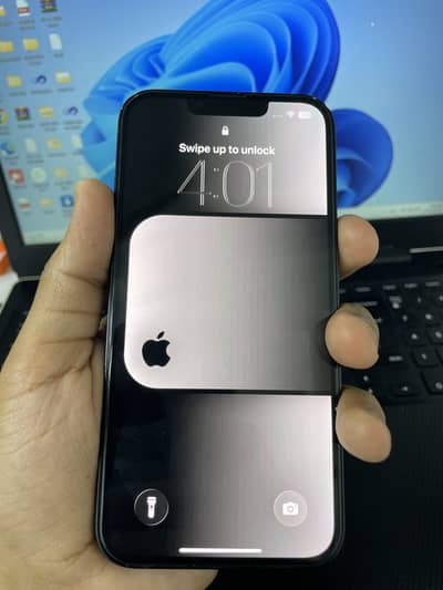 Apple iPhone 13