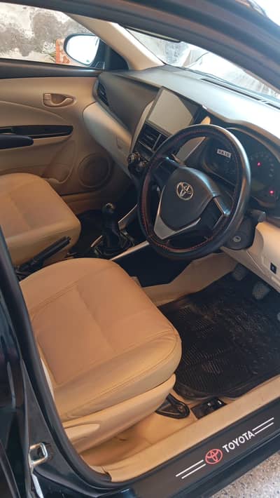 Toyota Yaris Black 1.3 For Sale