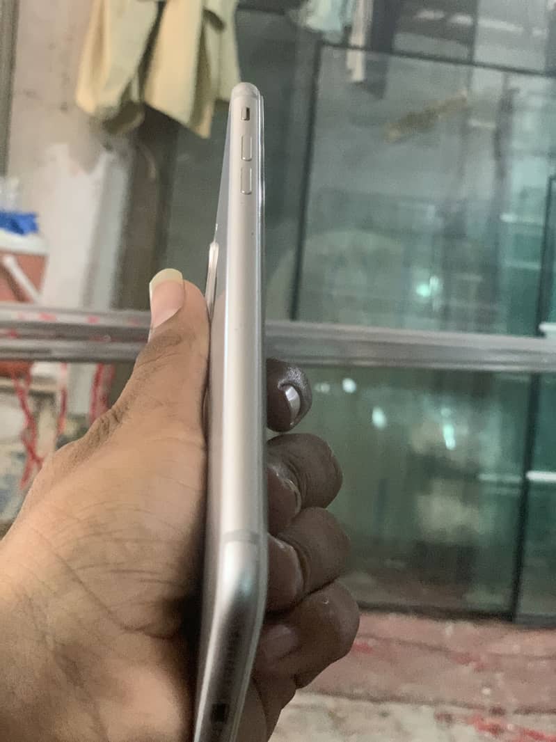 Apple iPhone 7 Plus 1