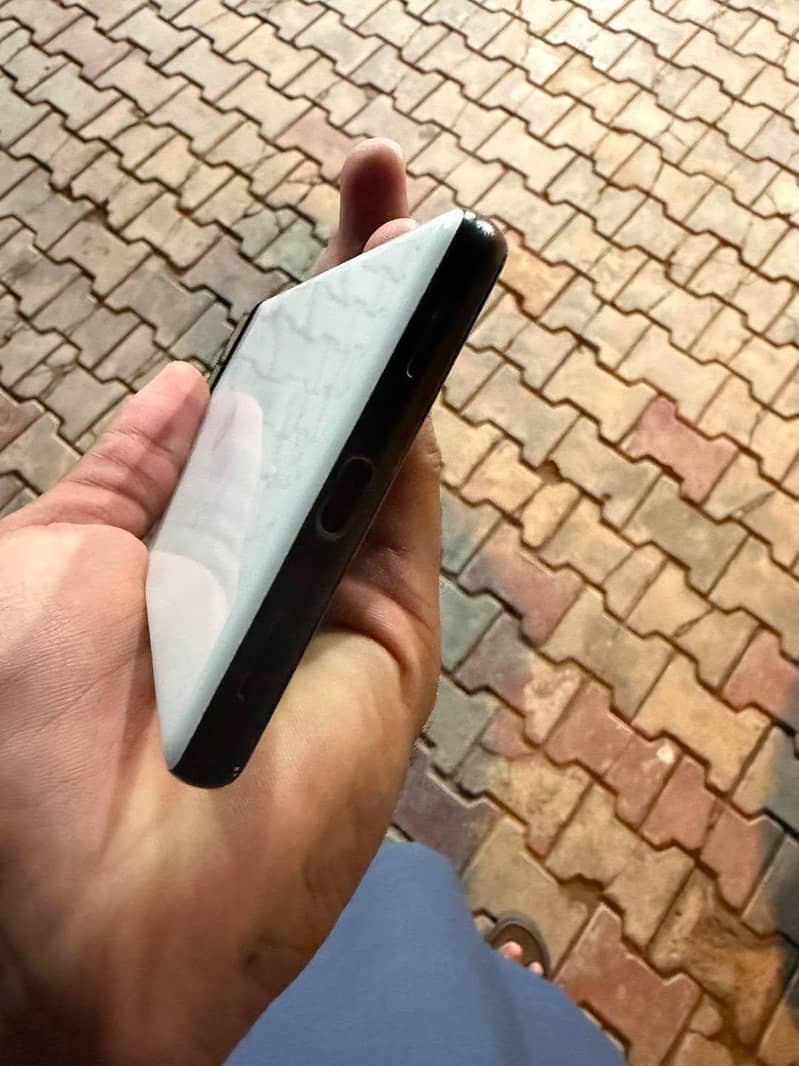 Google Pixel 6a 5