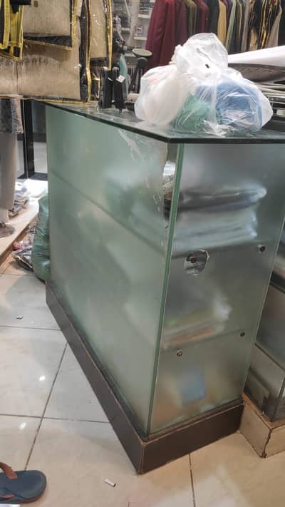 2 Glass Counters in good condition