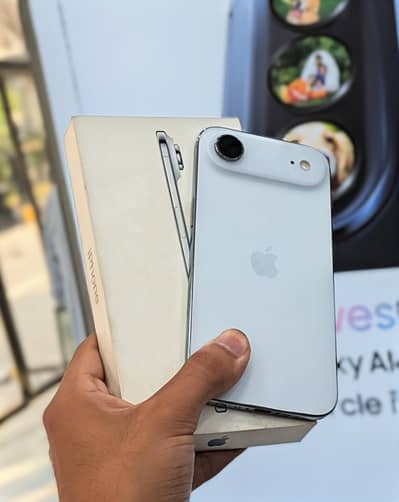 iphone 17 Air 256GB factory unlock 100% Health 210 cycles 10/10