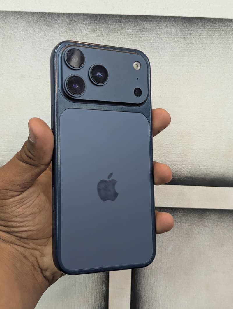 iphone 17 pro max cpy 0