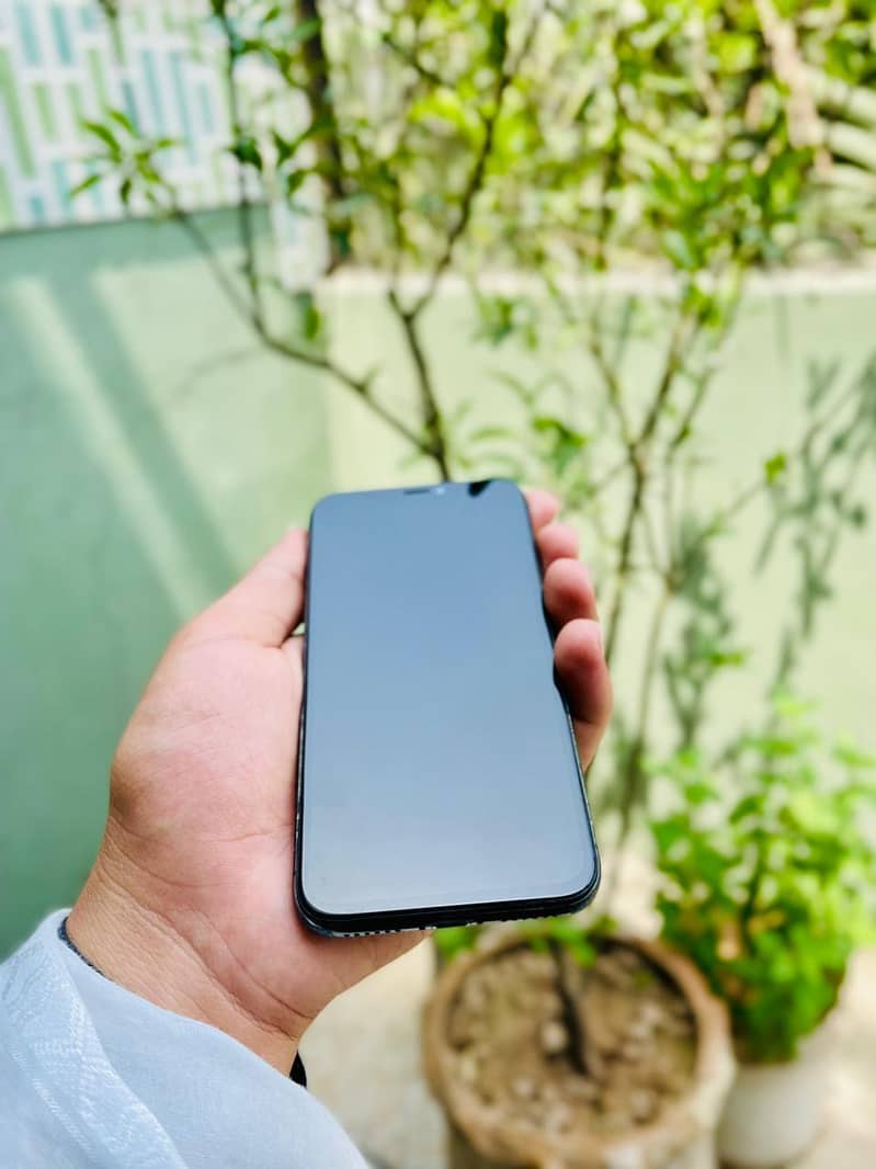 Apple iPhone X 1