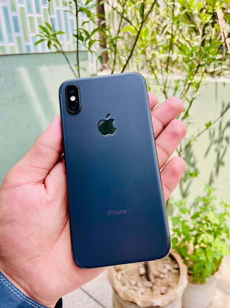 Apple iPhone X 5