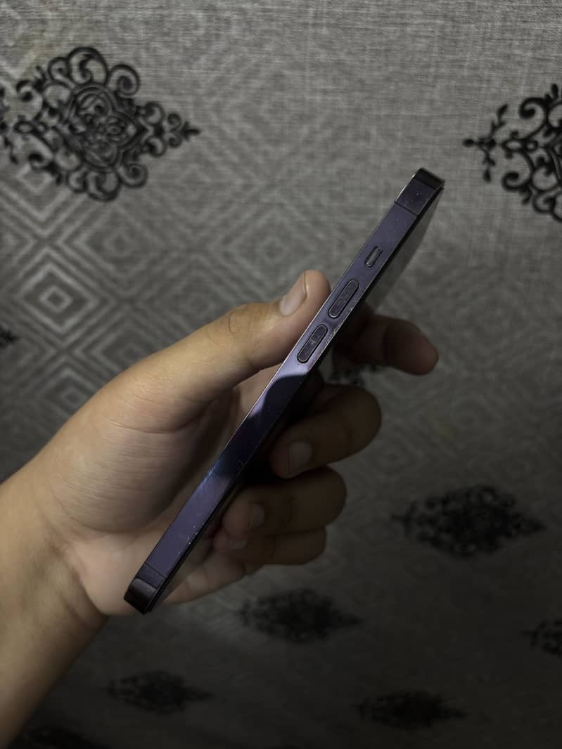 iPhone 14 Pro 0