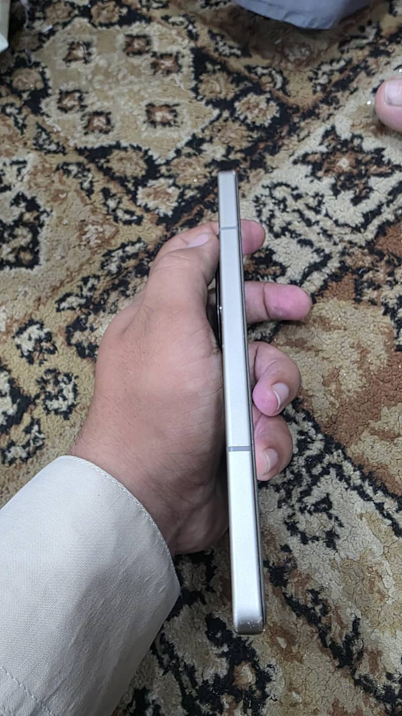 Mobile 3