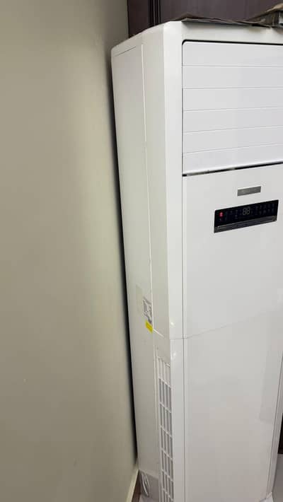 GREE 2 TON FLOOR STANDING HOME USED
