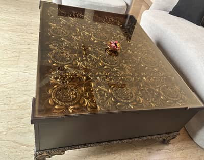 Luxury Wooden Center Table with Decorative Glass Top