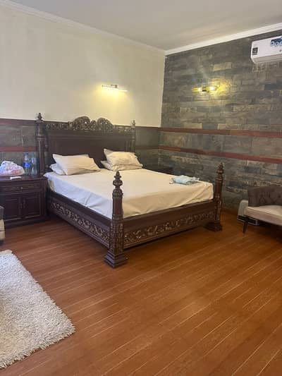 Fully Furnished Room Available For Rent DHA Phase 4 DD Block For Male Only