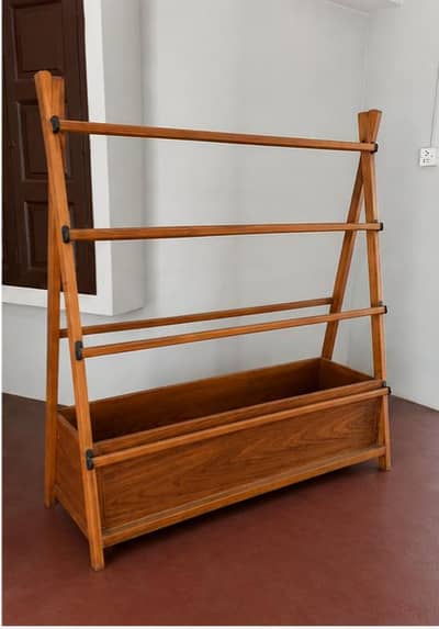 wooden clothes hanging stand