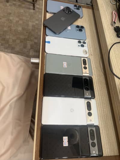 IPHONE & PIXEL Google.