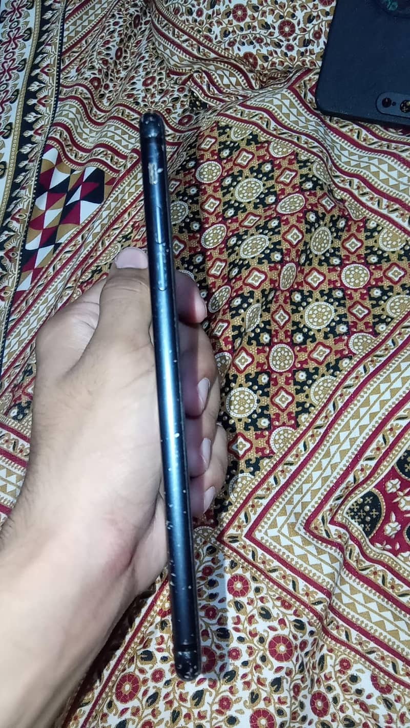 Apple iPhone 7 Plus 2