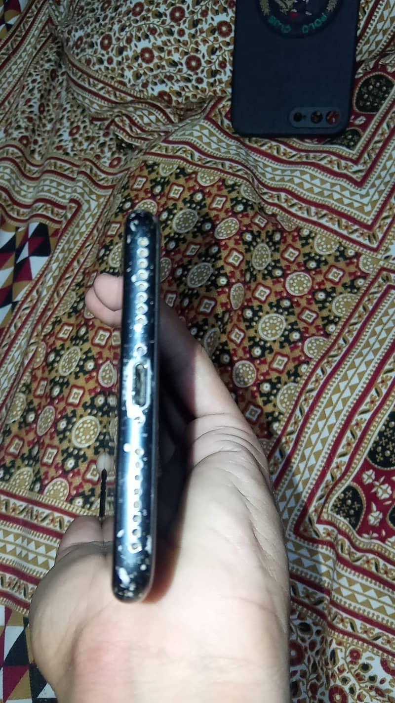Apple iPhone 7 Plus 5