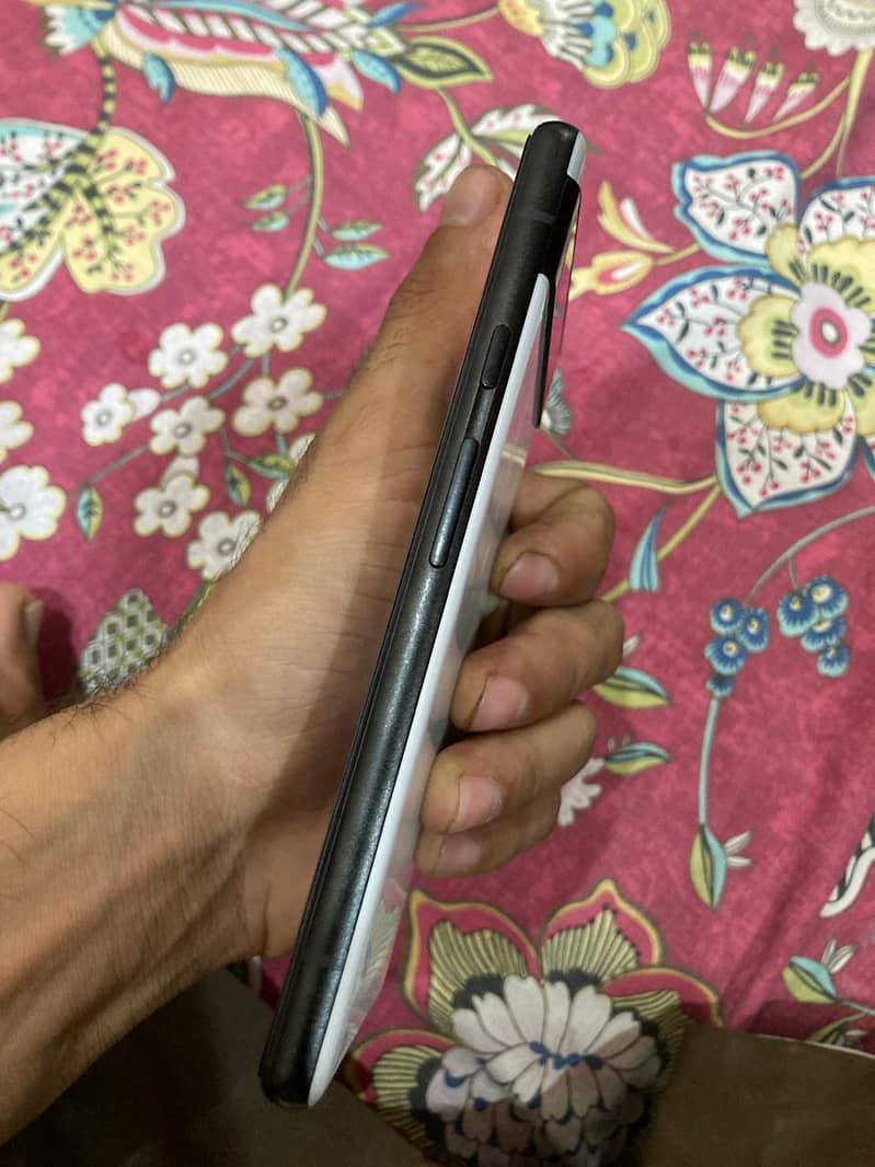 Google Pixel 6a 4