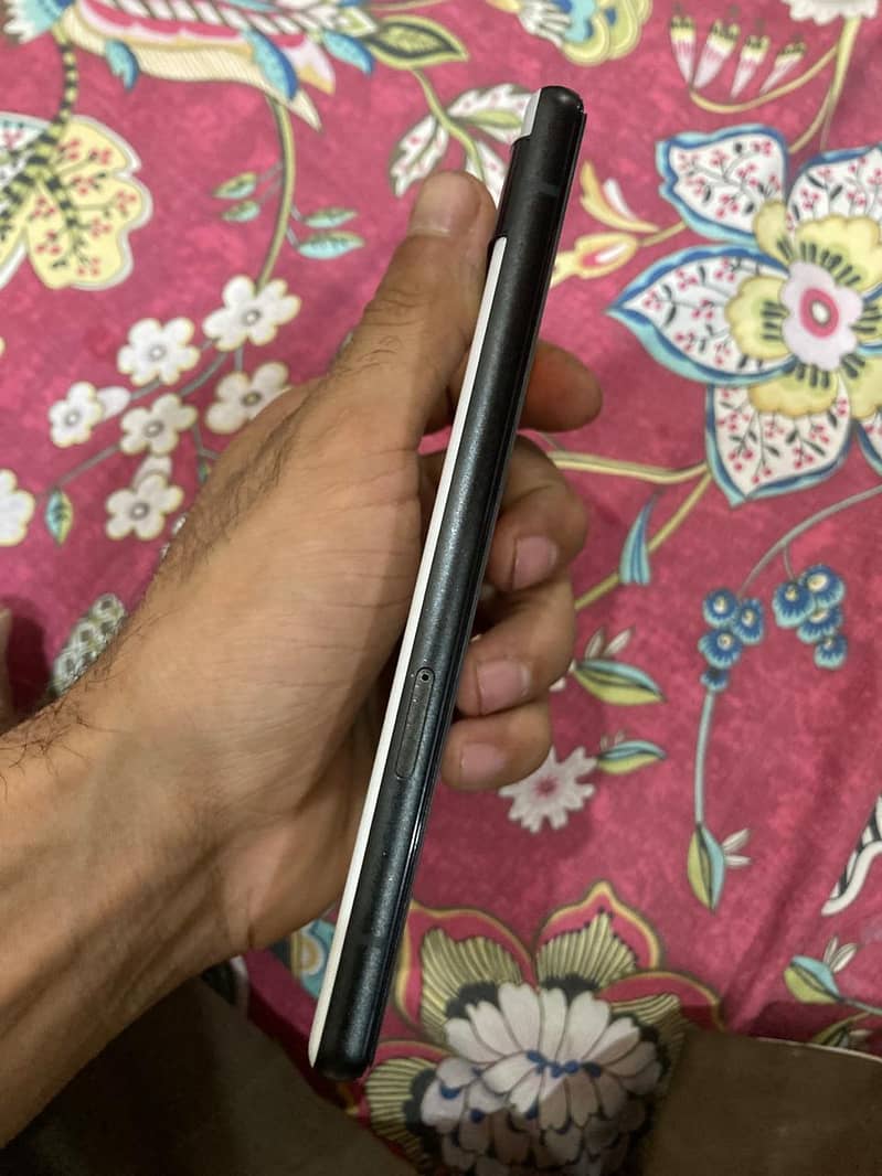 Google Pixel 6a 5