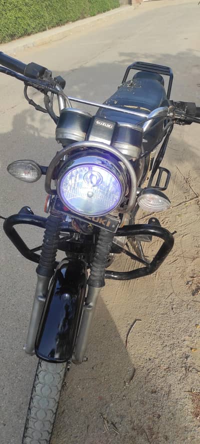 Suzuki GS 150