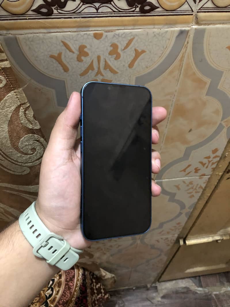 Apple iPhone 13 3