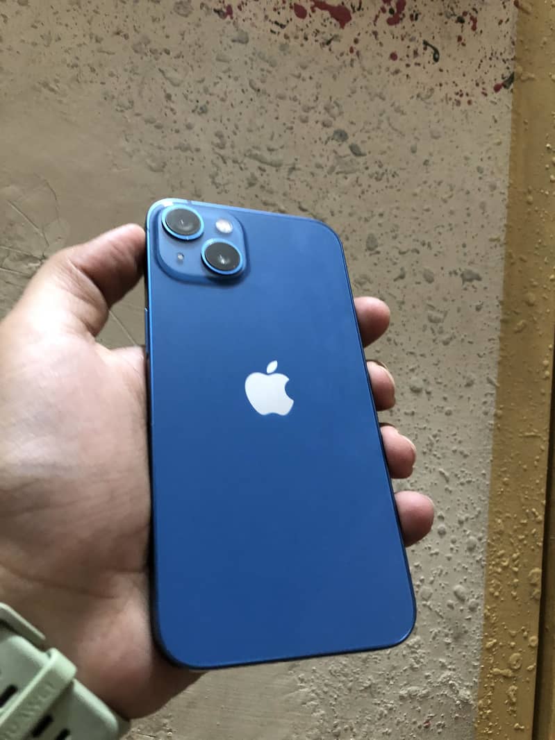 Apple iPhone 13 4