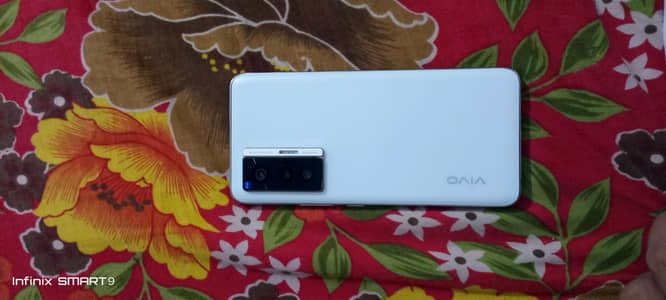 Vivo X70