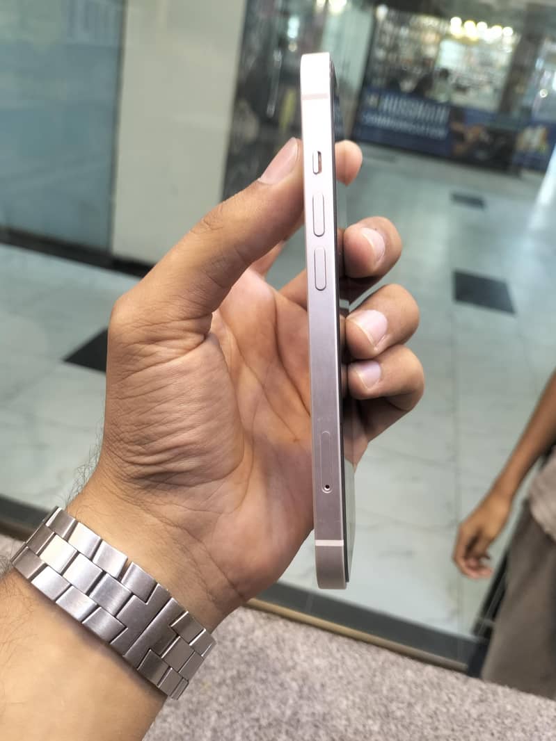 Apple iPhone 13 3