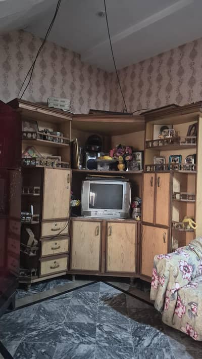 tv Almari