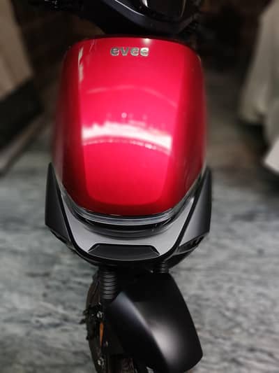 evee s1  2month used .  350 km used