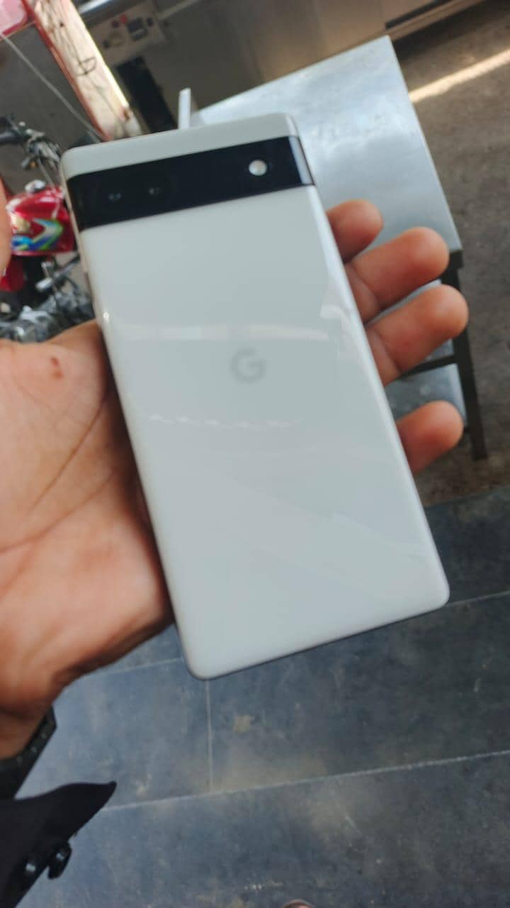 Google Pixel 6a 1