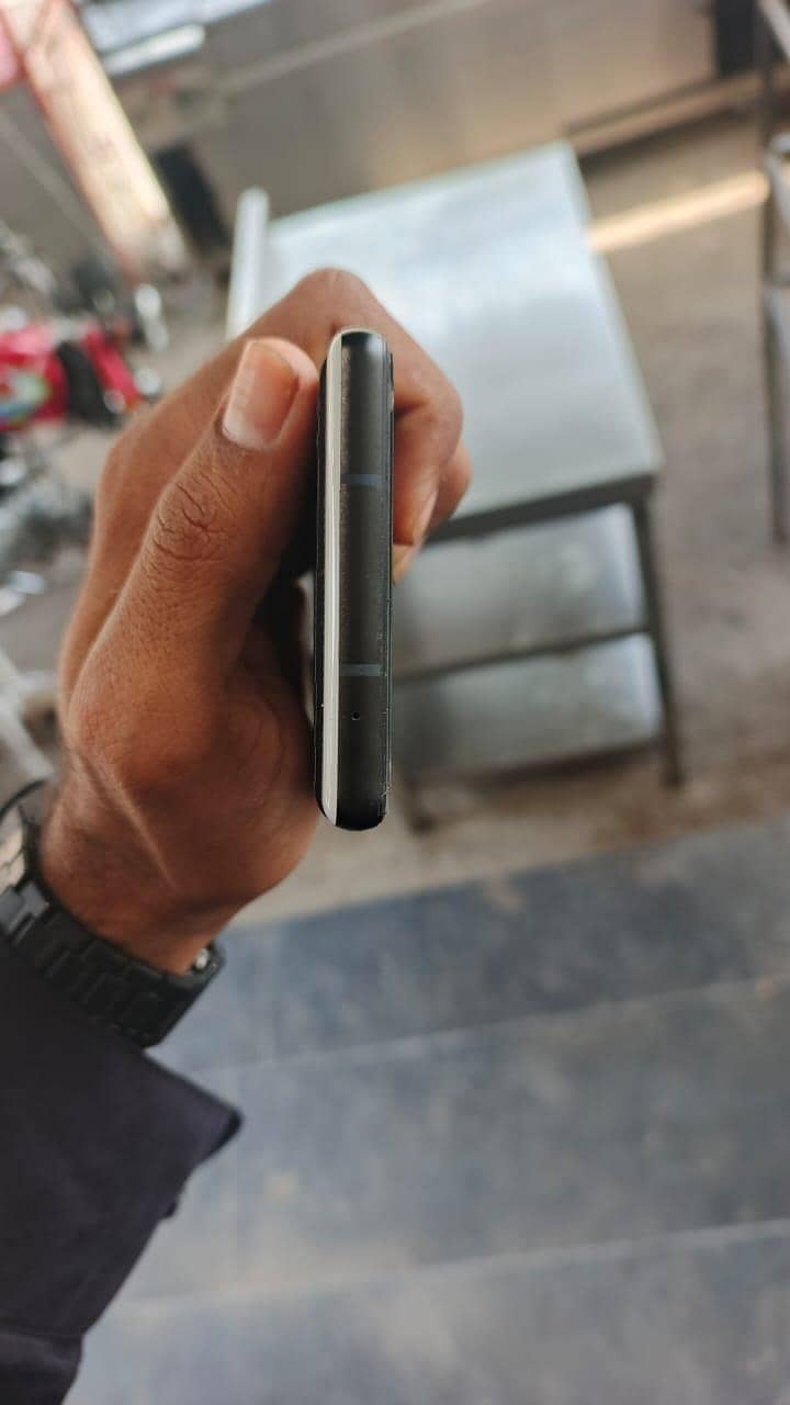 Google Pixel 6a 4