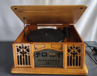Vintage wooden turntable record player venyl  cassette player radio