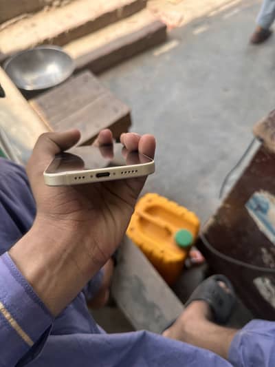 iPhone 15