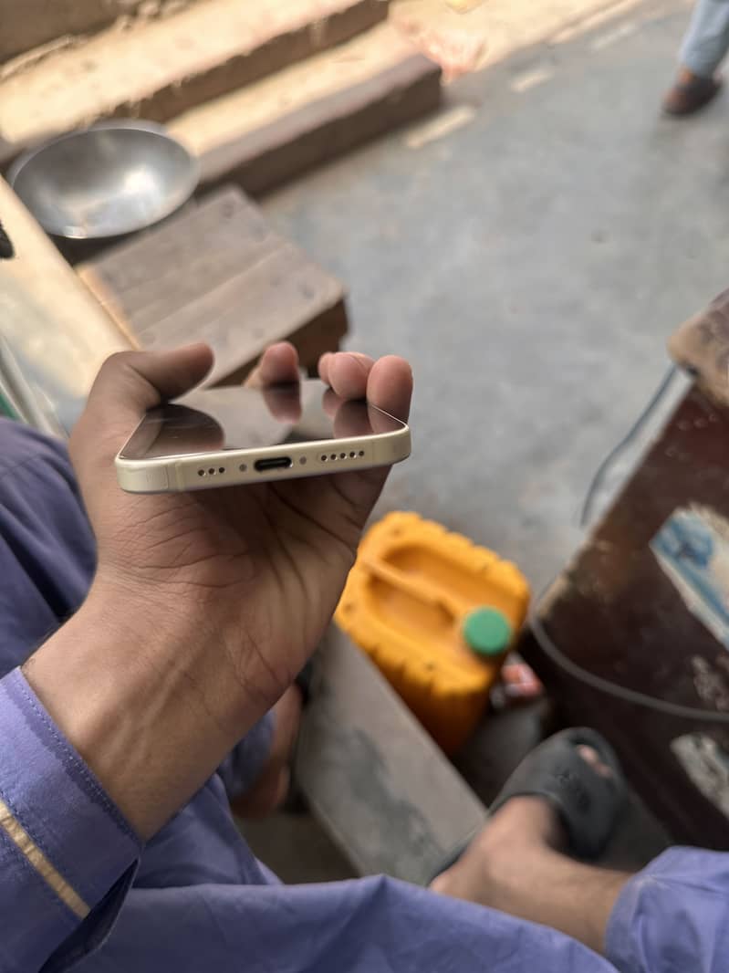 iPhone 15 0