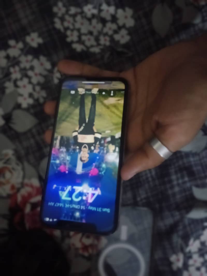 Apple iPhone X 3