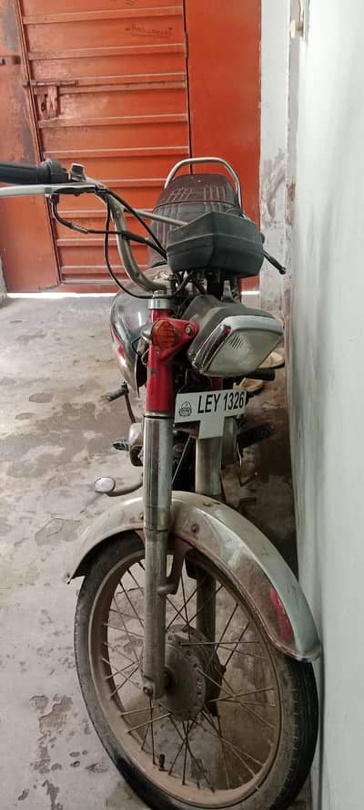 Jis ny bike purchase krni hai Contact me 03254003390
