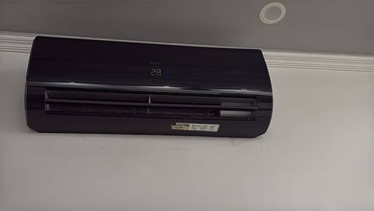 Haier inverter AC 1 ton wifi black soecial edition like new