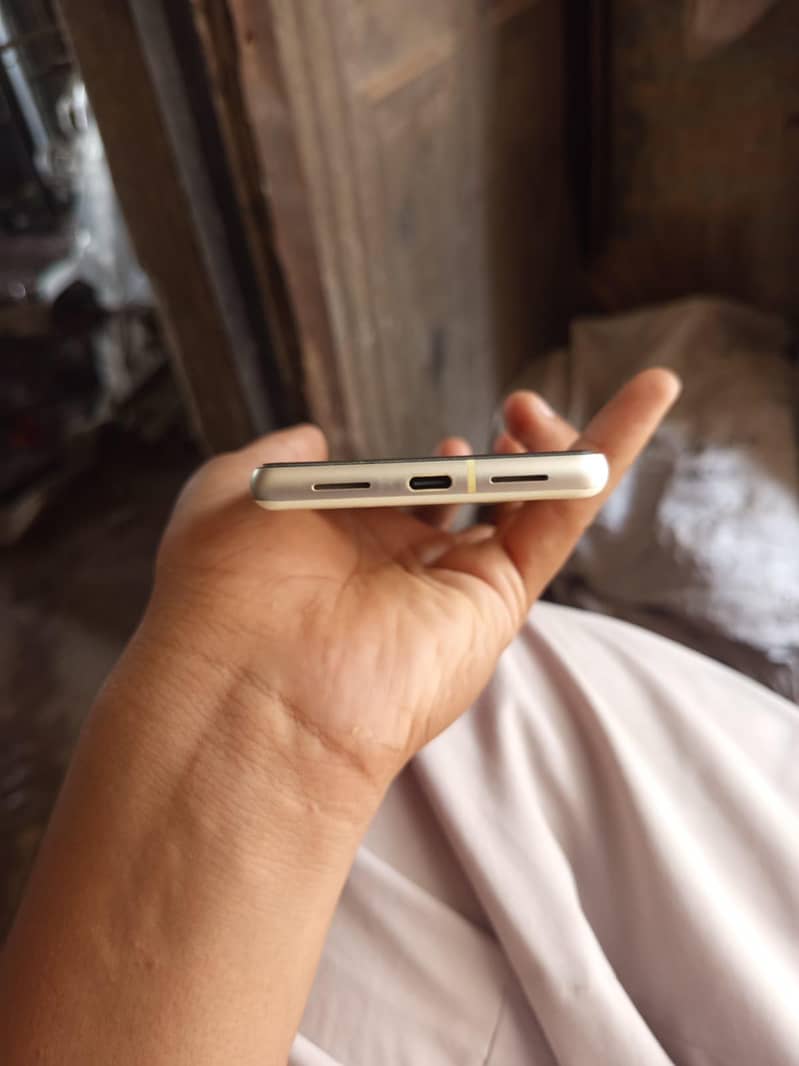 Google Pixel 7 3