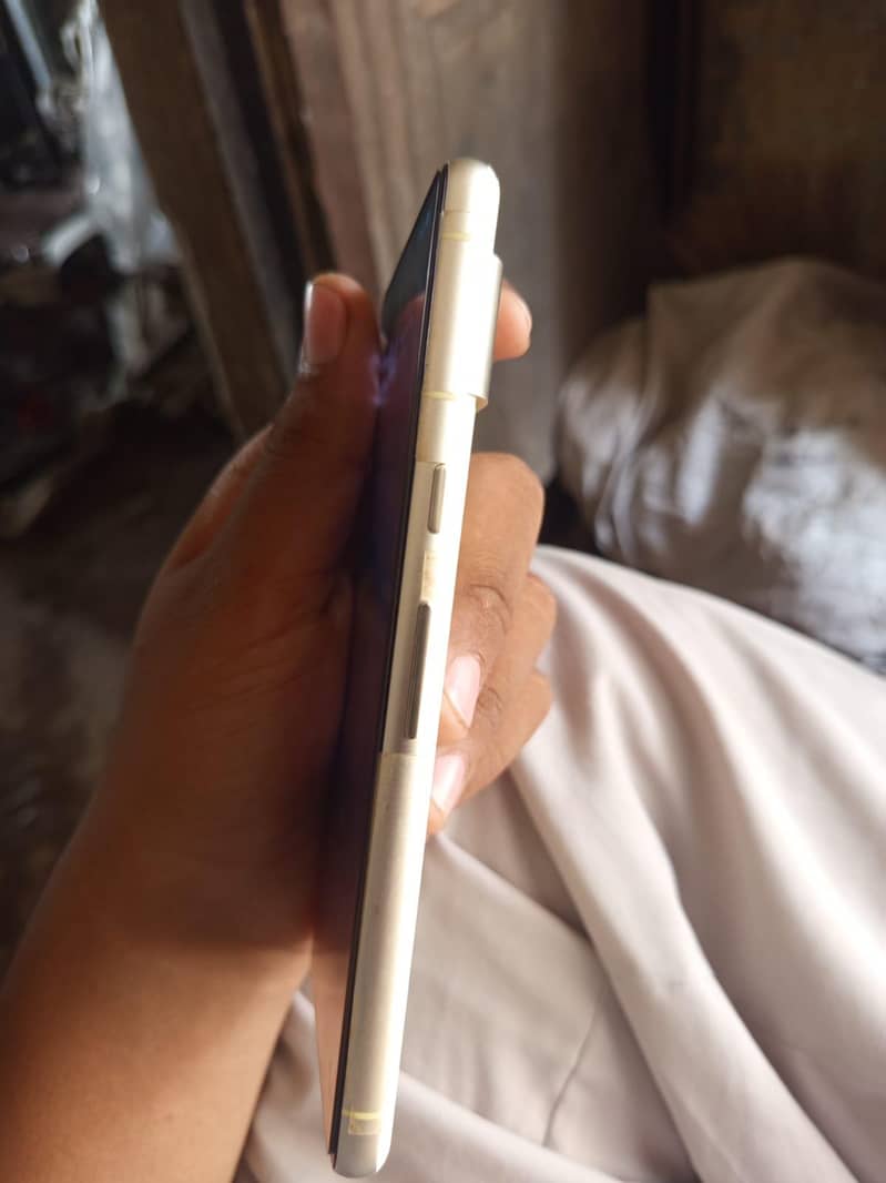 Google Pixel 7 4