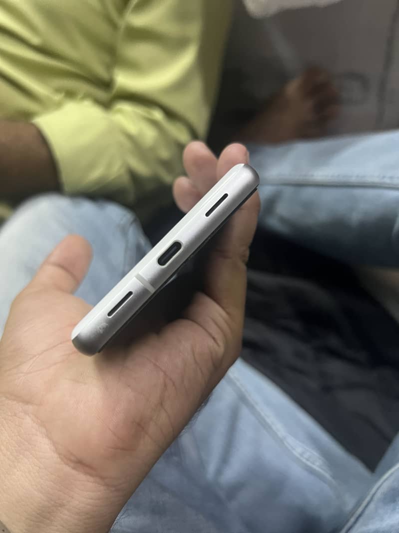 Google Pixel 7a 1