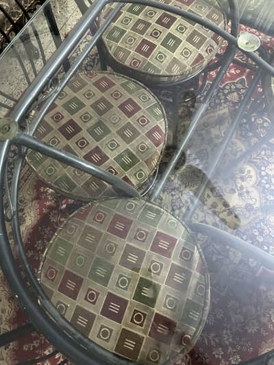 Dinning table for sale 5 chairs