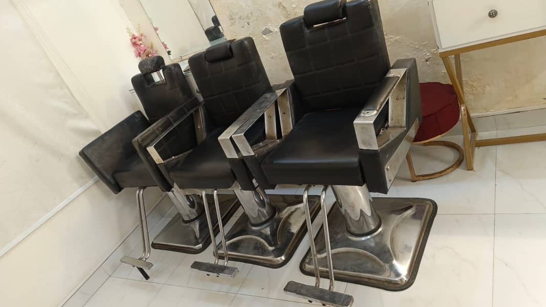 Makeup Chair 3