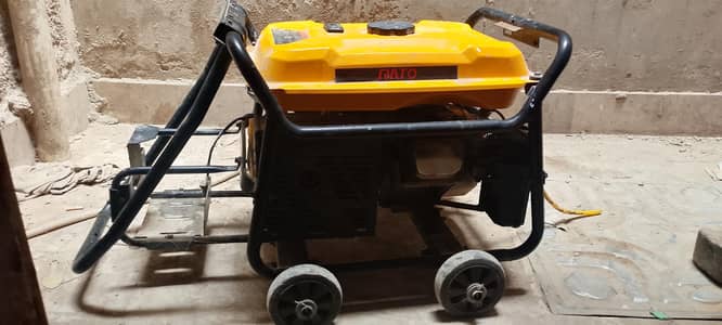 Rato ( 4500KV } Very Good Condition Low Used