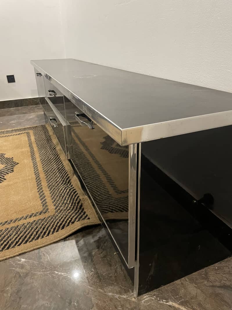 Lounge Table 1