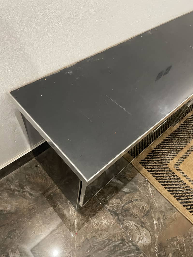 Lounge Table 2