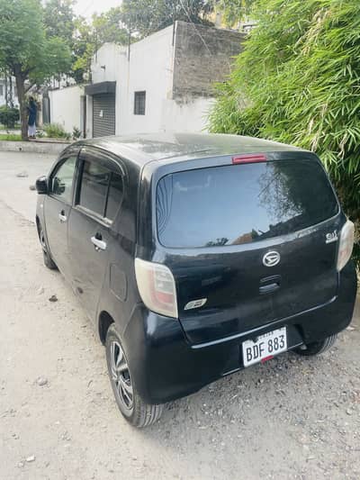 Daihatsu Mira 2012