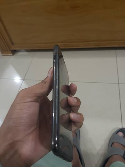 Iphone xsmax hai non pta or Samsung a30s hai pta aplroved